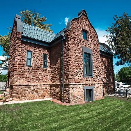 Vöröskő Villa- Alelnöki Szauna és Jakuzzi Használattal Affittacamere 3*