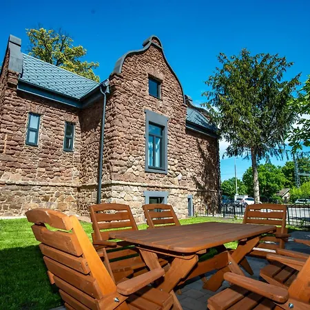 Affittacamere Vöröskő Villa- Alelnöki Szauna és Jakuzzi Használattal