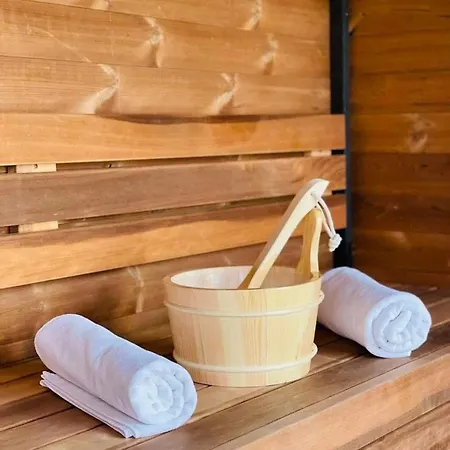 Vöröskő Villa- Alelnöki Szauna és Jakuzzi Használattal Affittacamere